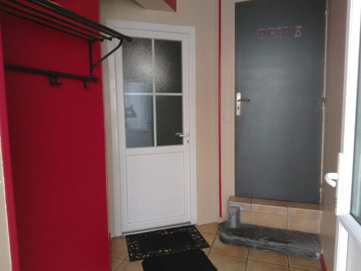 Studio Centre Du Village ลูซ-แซ็ง-โซเวอร์ ภายนอก รูปภาพ